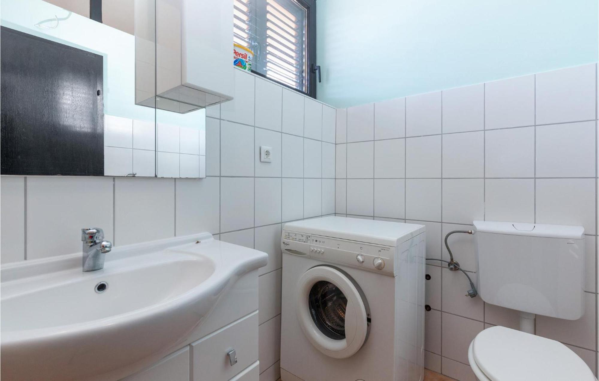 1 Bedroom Cozy Apartment In Jadranovo Eksteriør billede